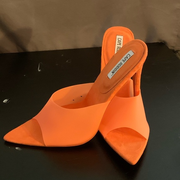 NIB Women’s Size 8.5 Cape Robins Heels - Picture 4 of 7